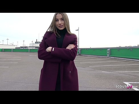 ❤️ ANG GERMAN SCOUT AY ISANG DREAM TOUCHING STEELE, PARKING LOT TELLTALE AT SEXY PARA SA PERA ❤️ Porn video sa amin