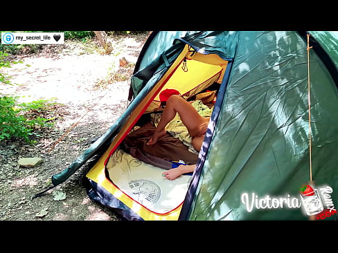 ❤️ Nakuha sa camera Madamdaming haltak off Stranger in a tent ❤️ Porn video sa amin