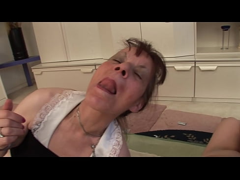 ❤️ Dalawang lola at isang lolo ang may threesome ❤️ Porn video sa amin