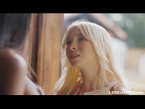 ❤️ Umuwi si Girl pagkalipas ng ilang buwan at kinain niya ang puki ng kanyang madrasta ❤️ Porn video sa amin